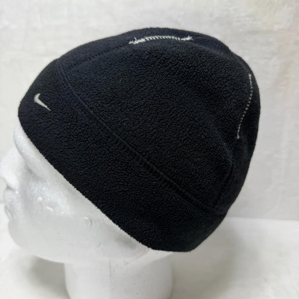 Nike Fleece Beanie Black Skull Cap Athletic Winter Hat Embroidered Swoosh Logo